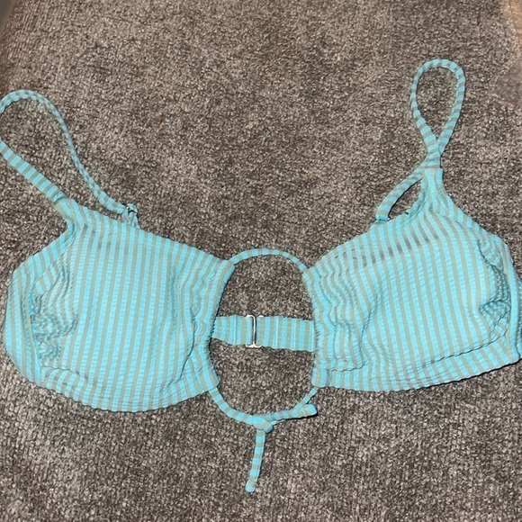 🍀5/$25🍀 Xhilartion size small bikini top - Picture 1 of 4